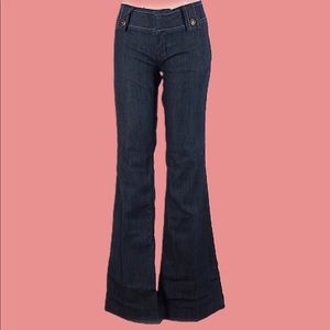 Tote flare jeans